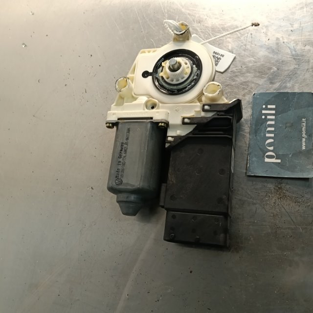 Motorino alzacristallo porta ant. Destro VOLKSWAGEN GOLF (1J) (09/97>03/06