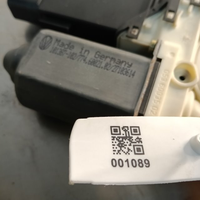 Motorino alzacristallo porta ant. Sinistro VOLKSWAGEN GOLF (1J) (09/97>03/06
