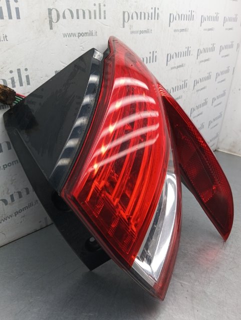 Fanale post. parte est. Destro CITROEN C4 AIRCROSS (03/12>) | Ricambi Pomili